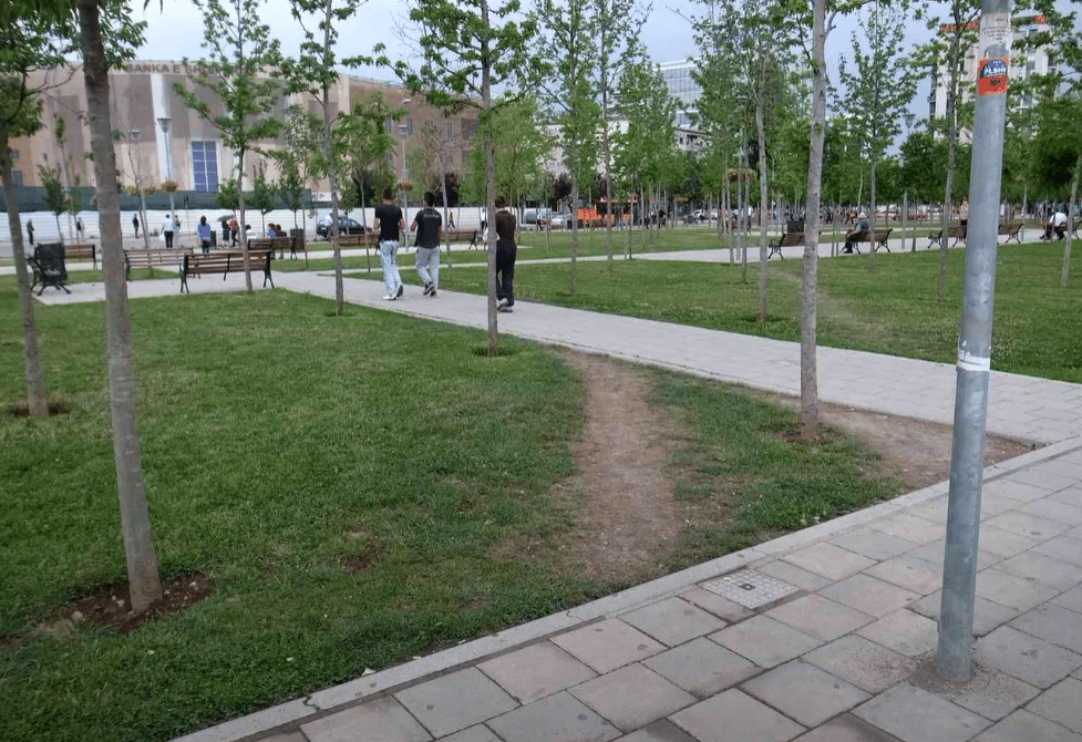 Example of no product/market fit through desire paths at Brigham Young University